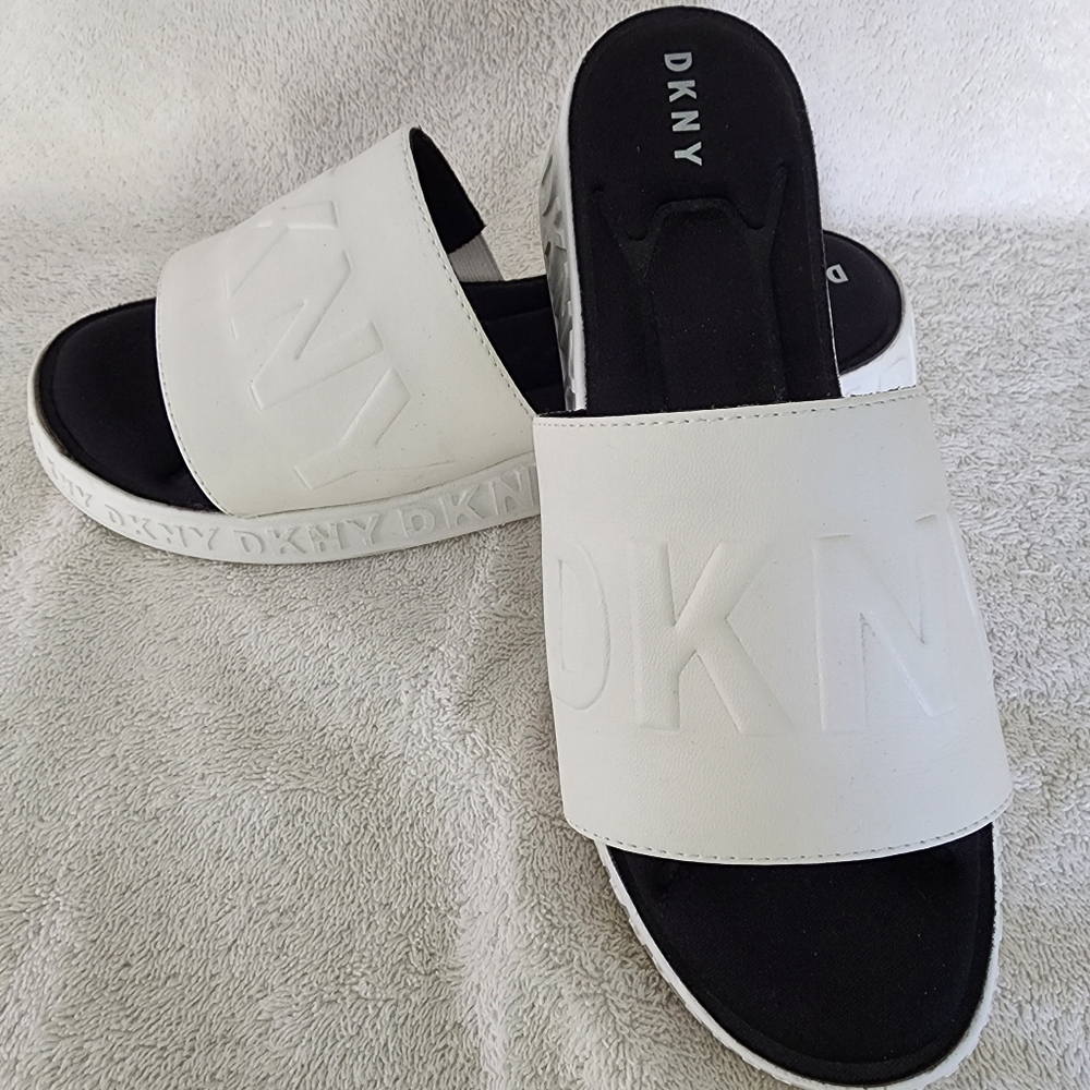 DKNY Platform Slides